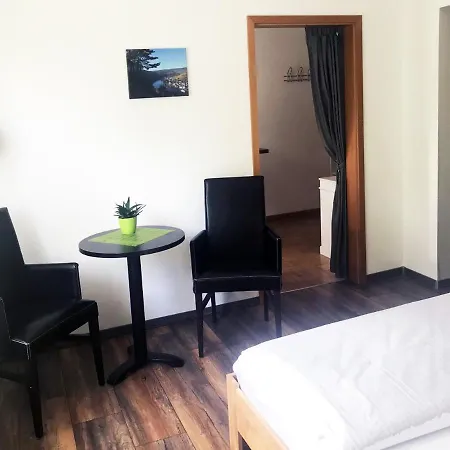 Гостевой дом Haus Am Kurpark Трабен-Трарбах