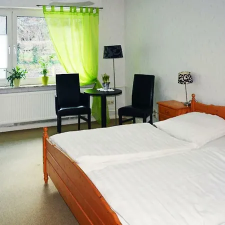 Гостевой дом Haus Am Kurpark Трабен-Трарбах